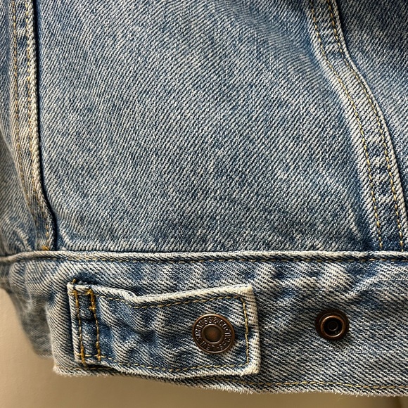 Levi’s Sherpa Sleeve Denim Trucker Jacket - Picture 5 of 6